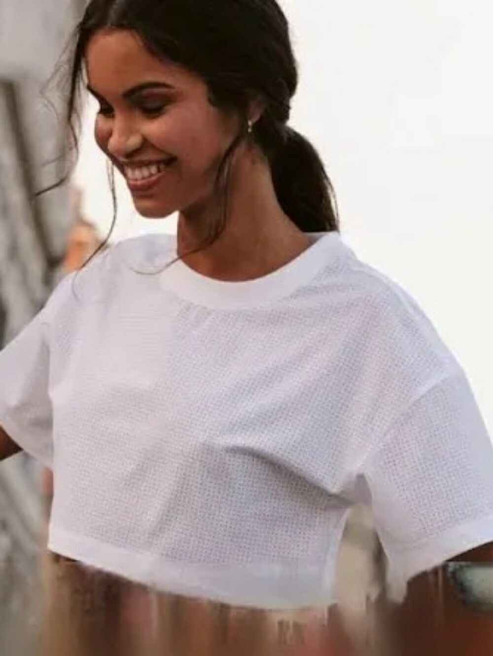 Alo Yoga Mesh Cropped Mirage Tee in White sz SMALL